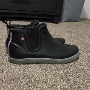 BOGS rain shoe - Size 8